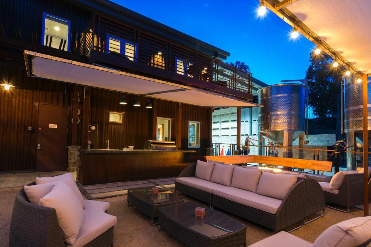 Clearlake Oaks Bed And Barrel At Stonehouse Cellars Bed & Breakfast エクステリア 写真