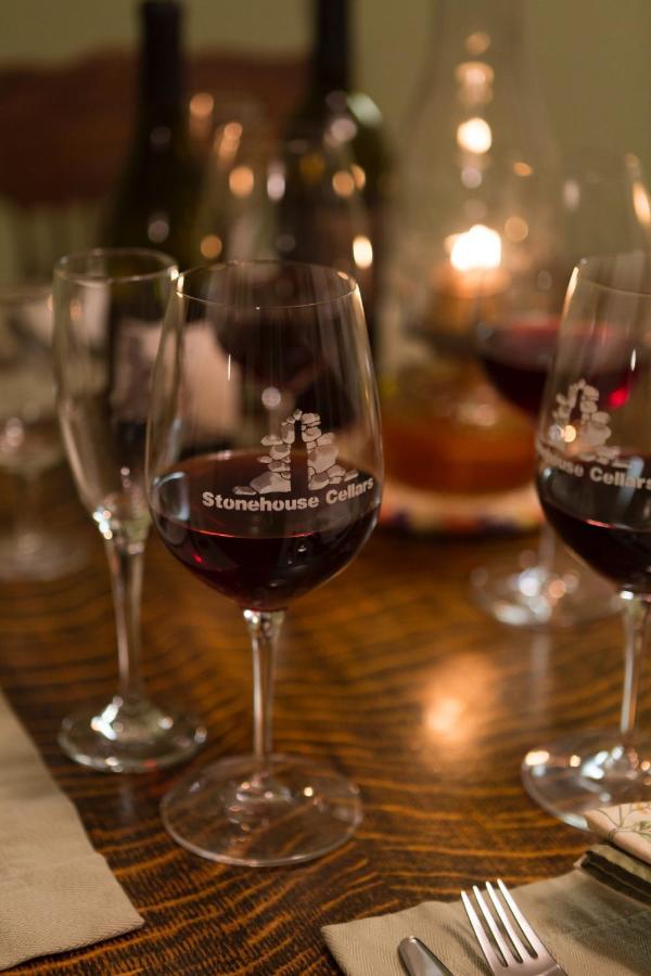 Clearlake Oaks Bed And Barrel At Stonehouse Cellars Bed & Breakfast エクステリア 写真