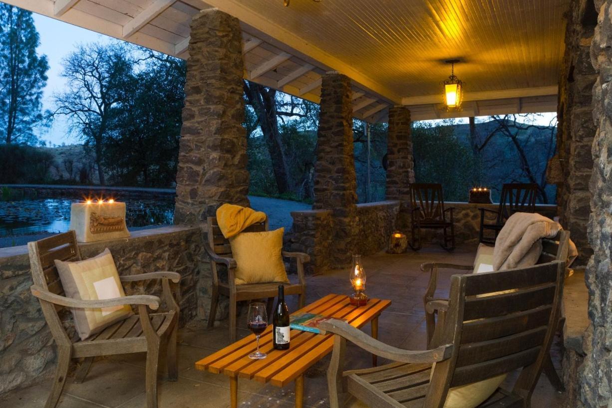 Clearlake Oaks Bed And Barrel At Stonehouse Cellars Bed & Breakfast エクステリア 写真