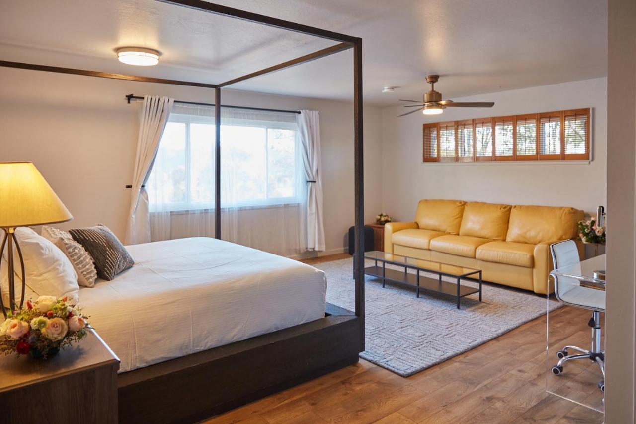 Clearlake Oaks Bed And Barrel At Stonehouse Cellars Bed & Breakfast エクステリア 写真