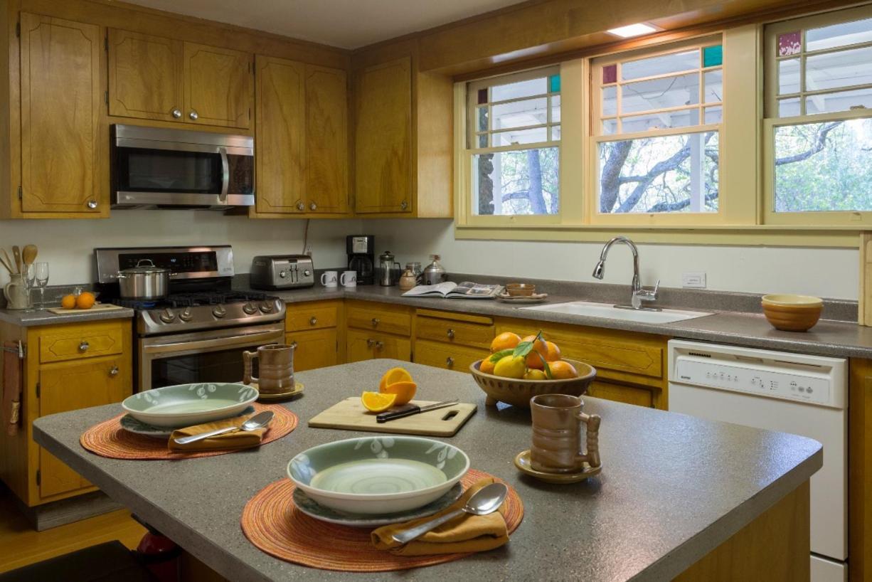 Clearlake Oaks Bed And Barrel At Stonehouse Cellars Bed & Breakfast エクステリア 写真