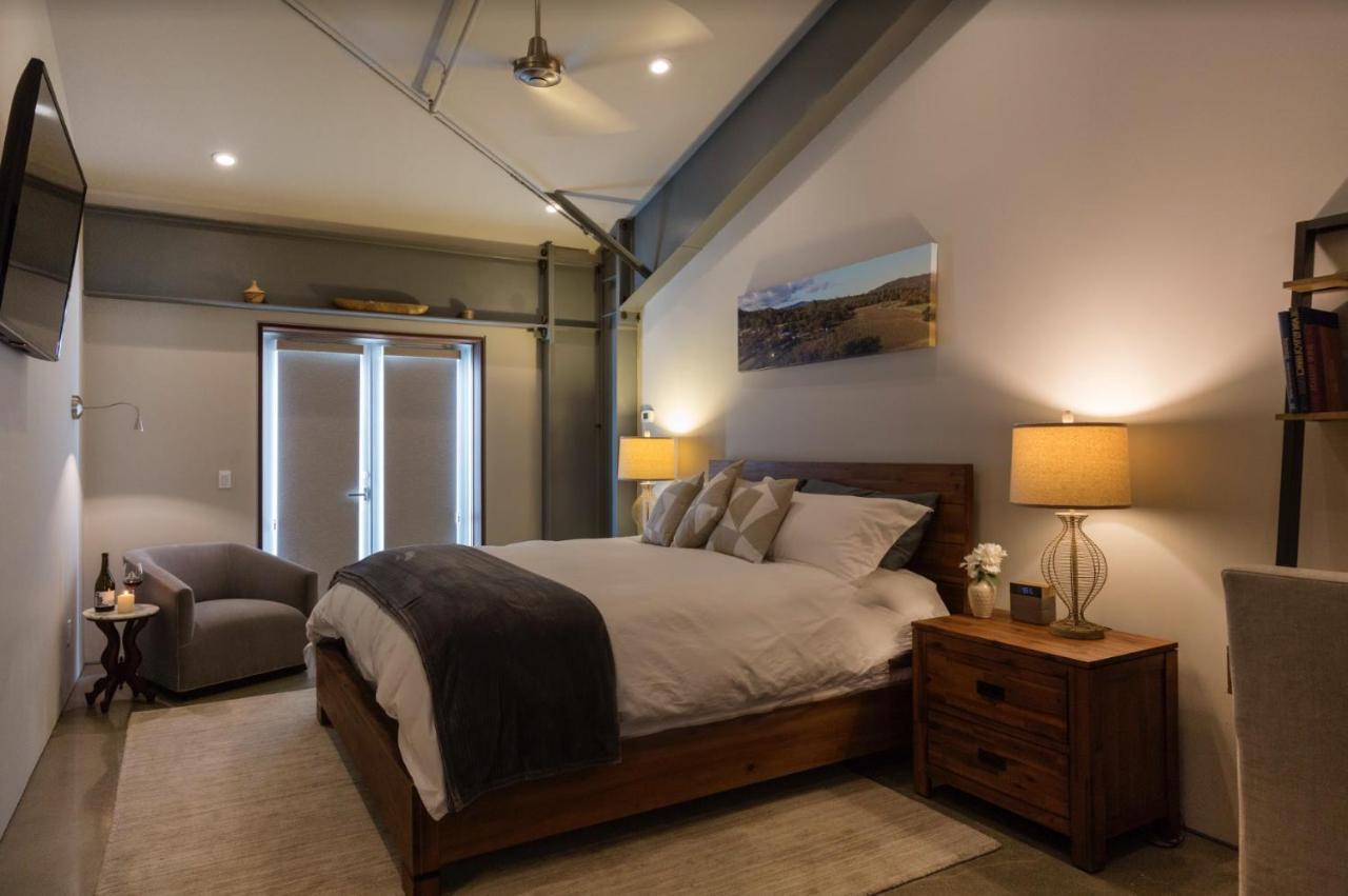 Clearlake Oaks Bed And Barrel At Stonehouse Cellars Bed & Breakfast エクステリア 写真
