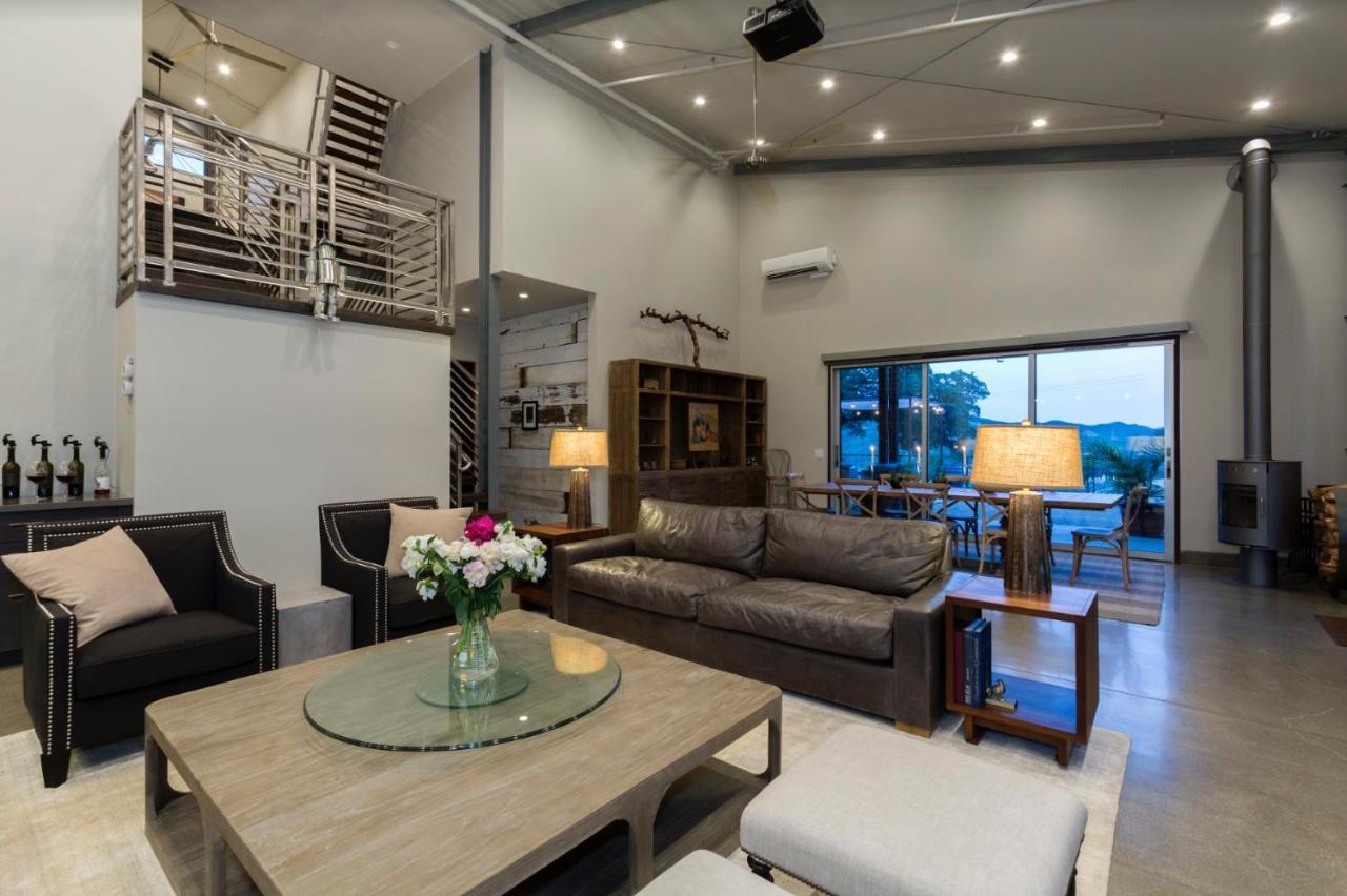 Clearlake Oaks Bed And Barrel At Stonehouse Cellars Bed & Breakfast エクステリア 写真