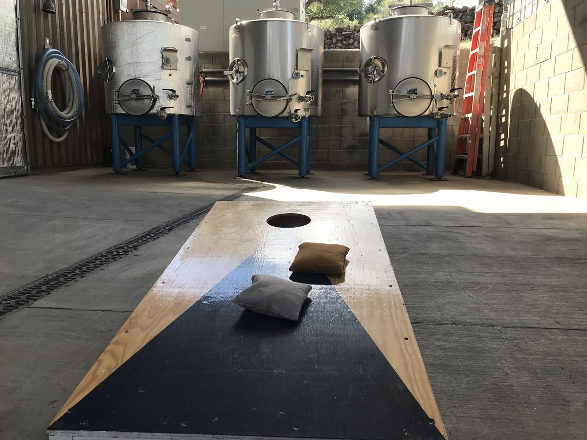 Clearlake Oaks Bed And Barrel At Stonehouse Cellars Bed & Breakfast エクステリア 写真